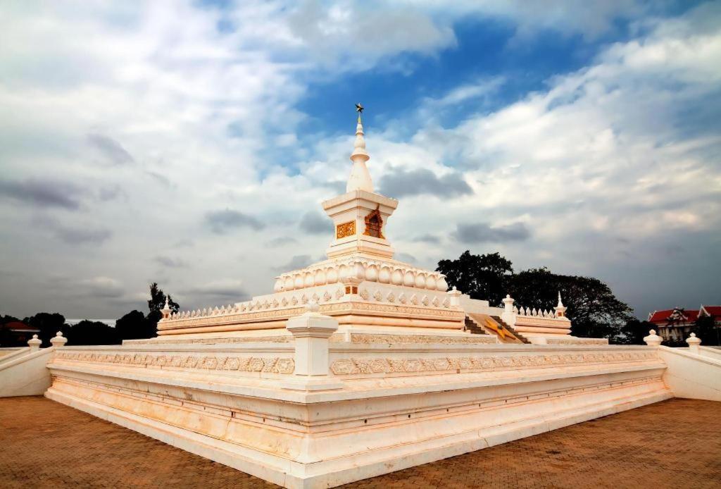 Mekong Sunshine Hotel Вьентьян Экстерьер фото